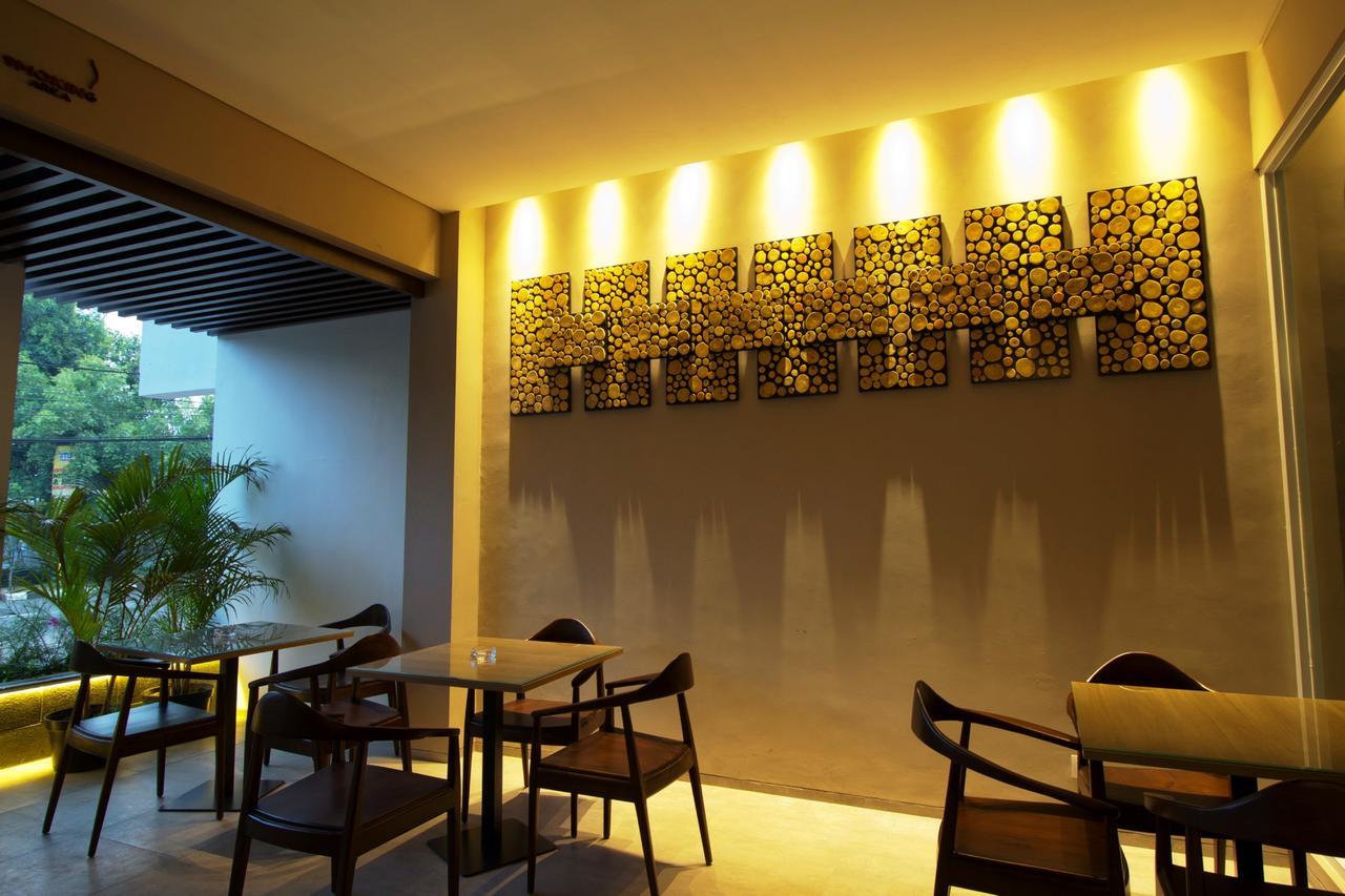 Vinotel Cirebon Exterior foto