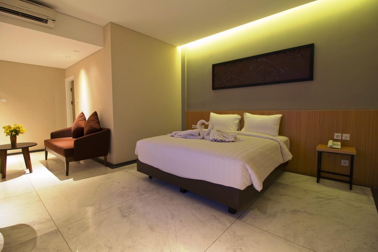 Vinotel Cirebon Exterior foto