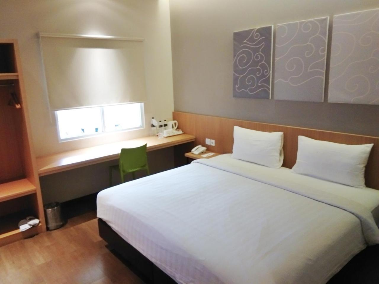 Vinotel Cirebon Exterior foto